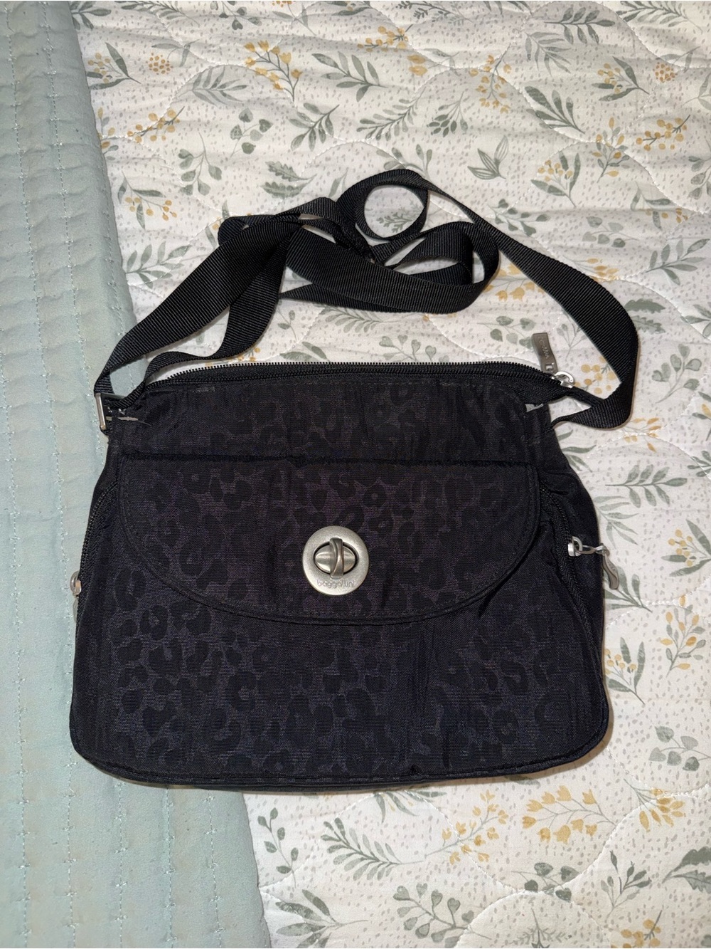 Baggallini Black Leopard-Print Crossbody Bag - Unbranded